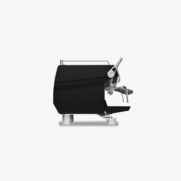 Vue de profil de la Rancilio RS1 noire